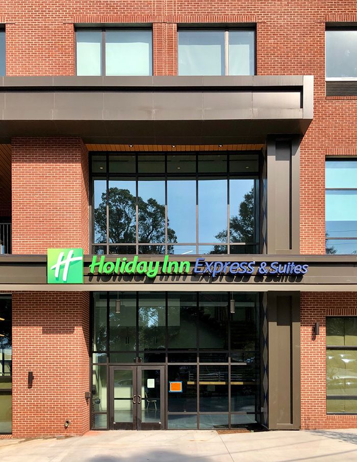 entance of holiday inn express in south end