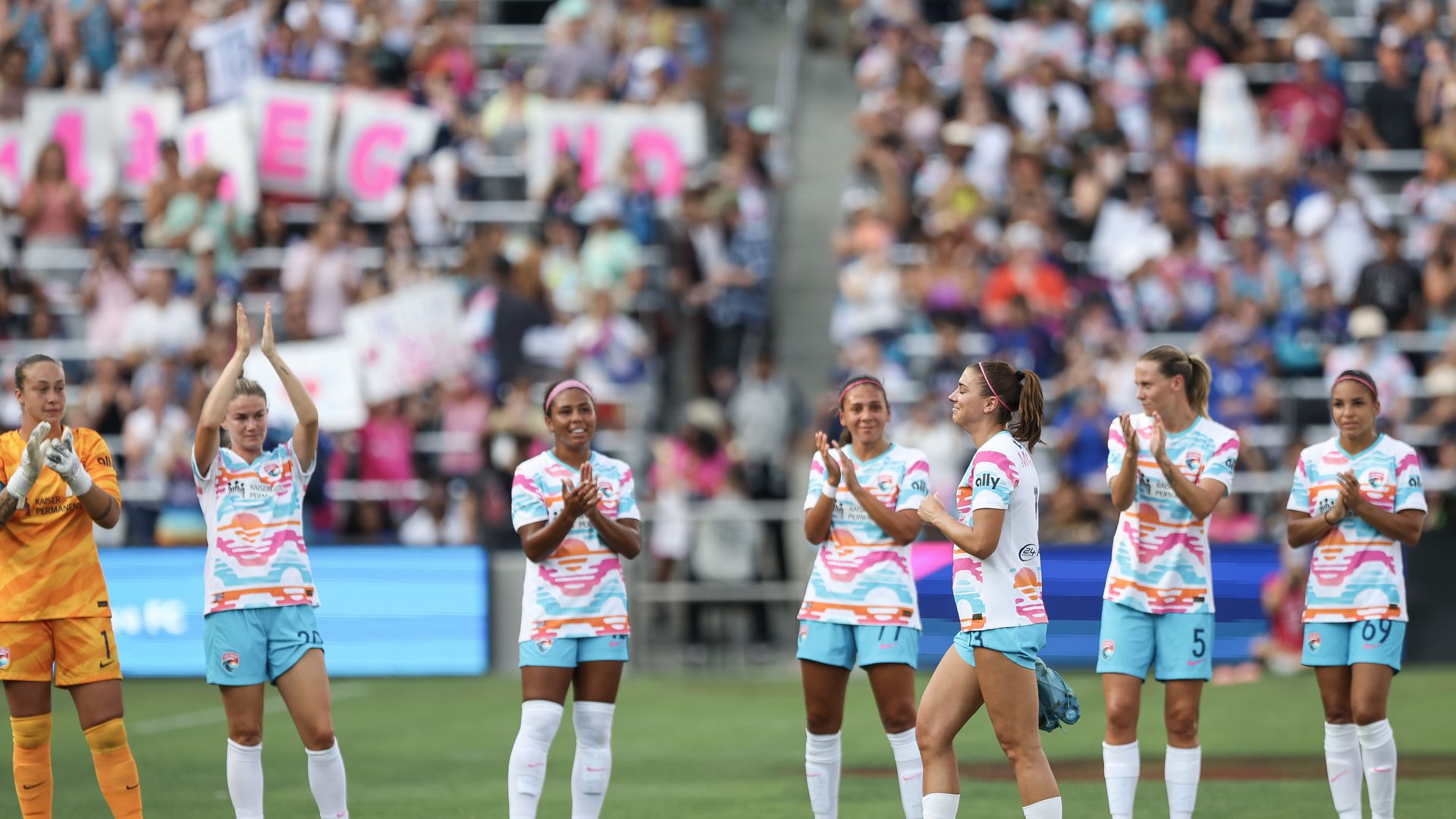 Alex Morgan saying goodbye to fans at Snapdragon Stadium