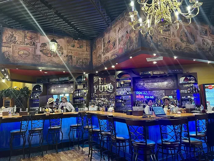 el puro bar