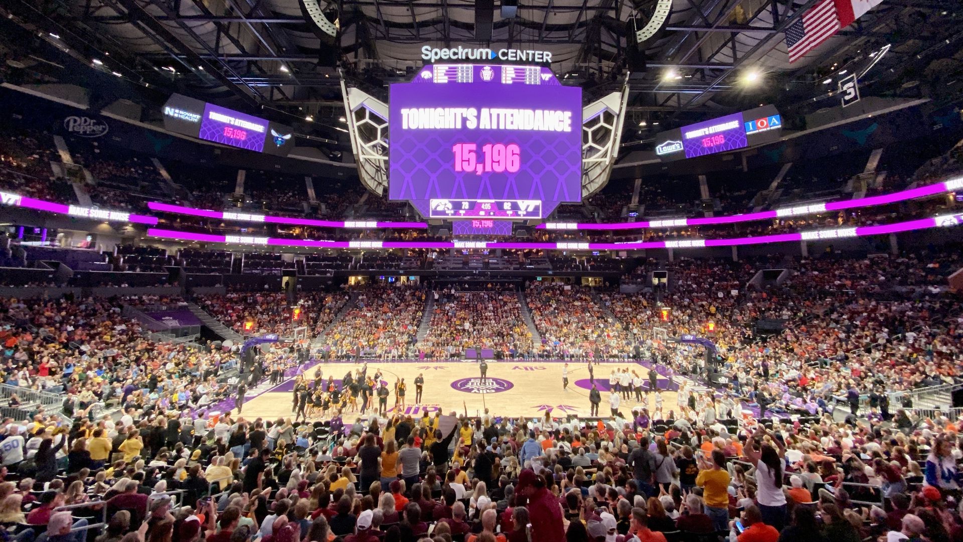 15,196 people showed up for women's college basketball on a Thursday night in Charlotte last fall. Photo: Ashley Mahoney/Axios
