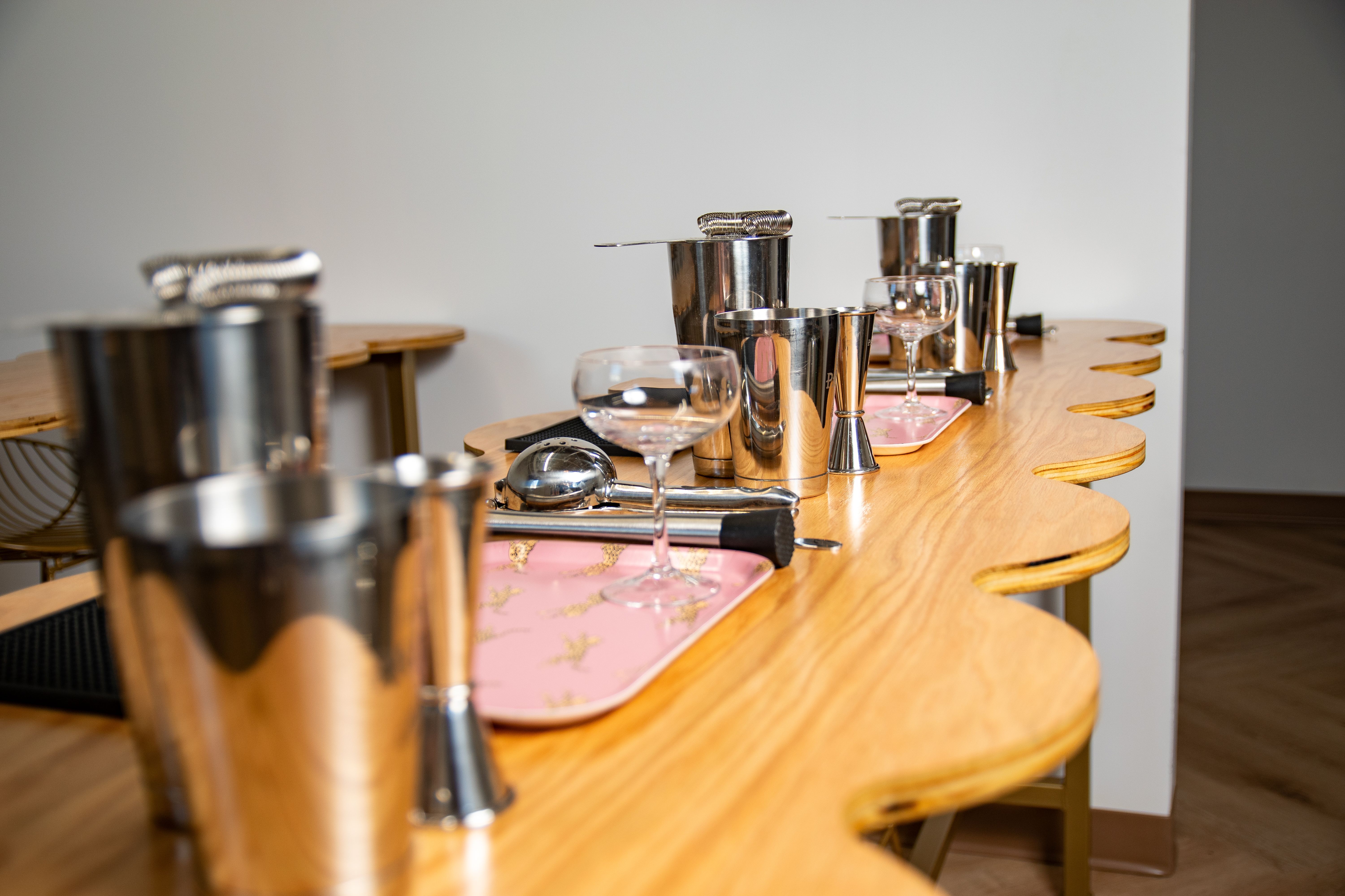 babe cave cocktail classes