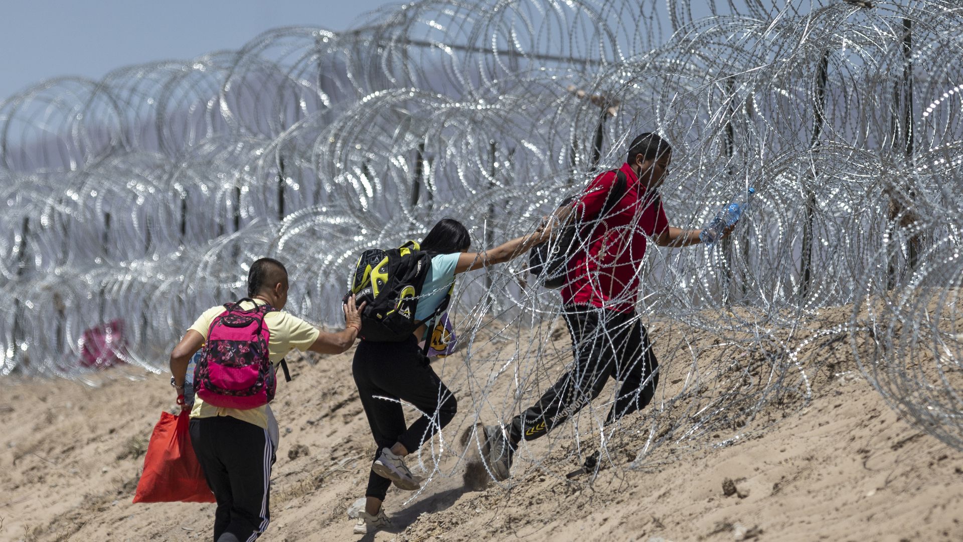 Biden Urges U S Supreme Court To Let Border Patrol Cut Texas Razor Wire