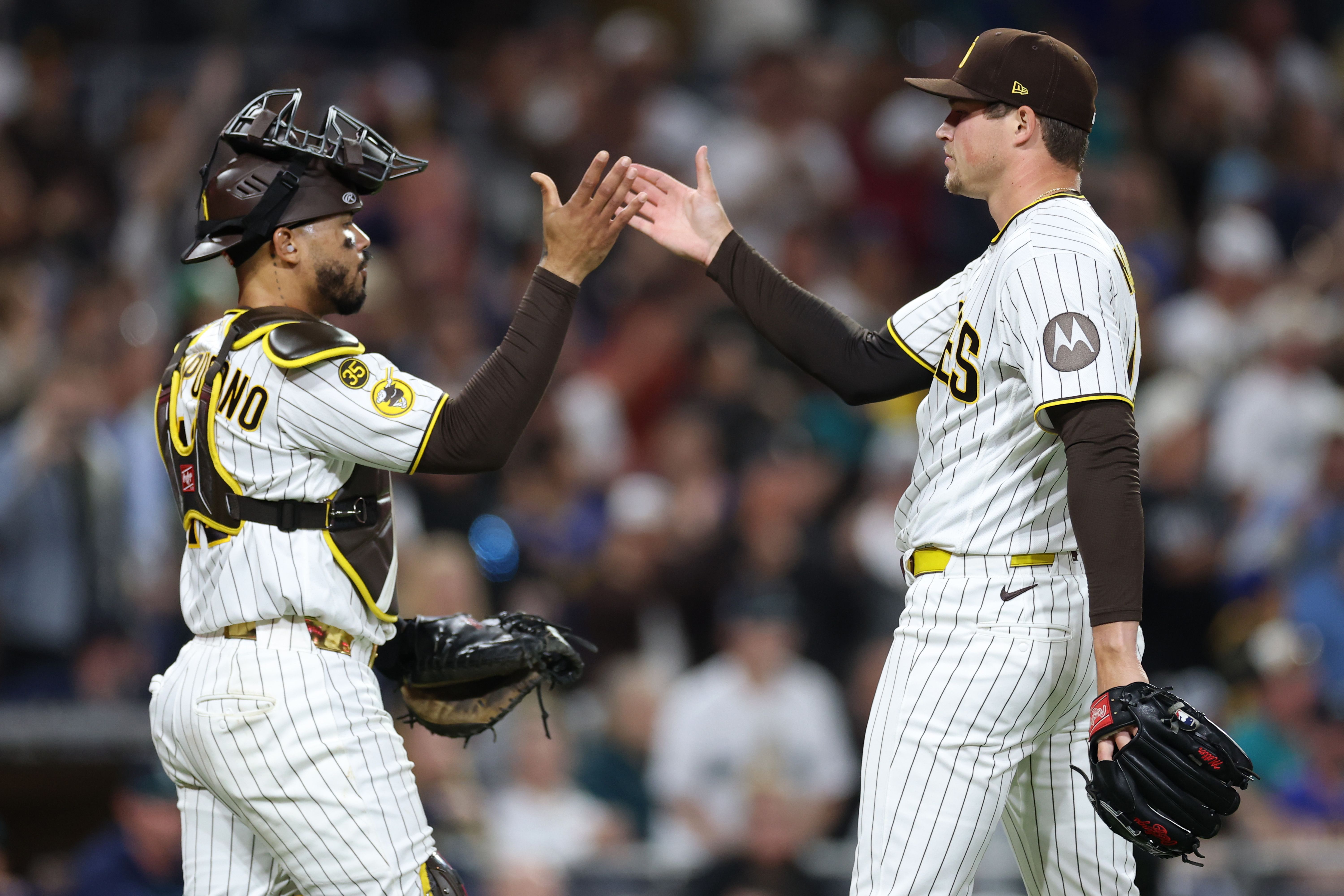 The Padres are close to being sold for a record amount - Axios San 