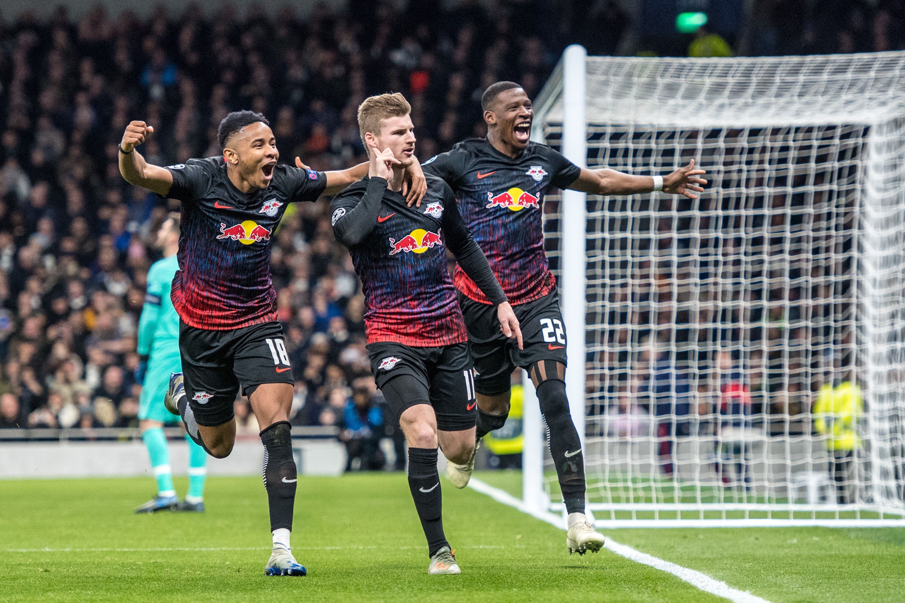 Re Bull Leipzig players celebrating