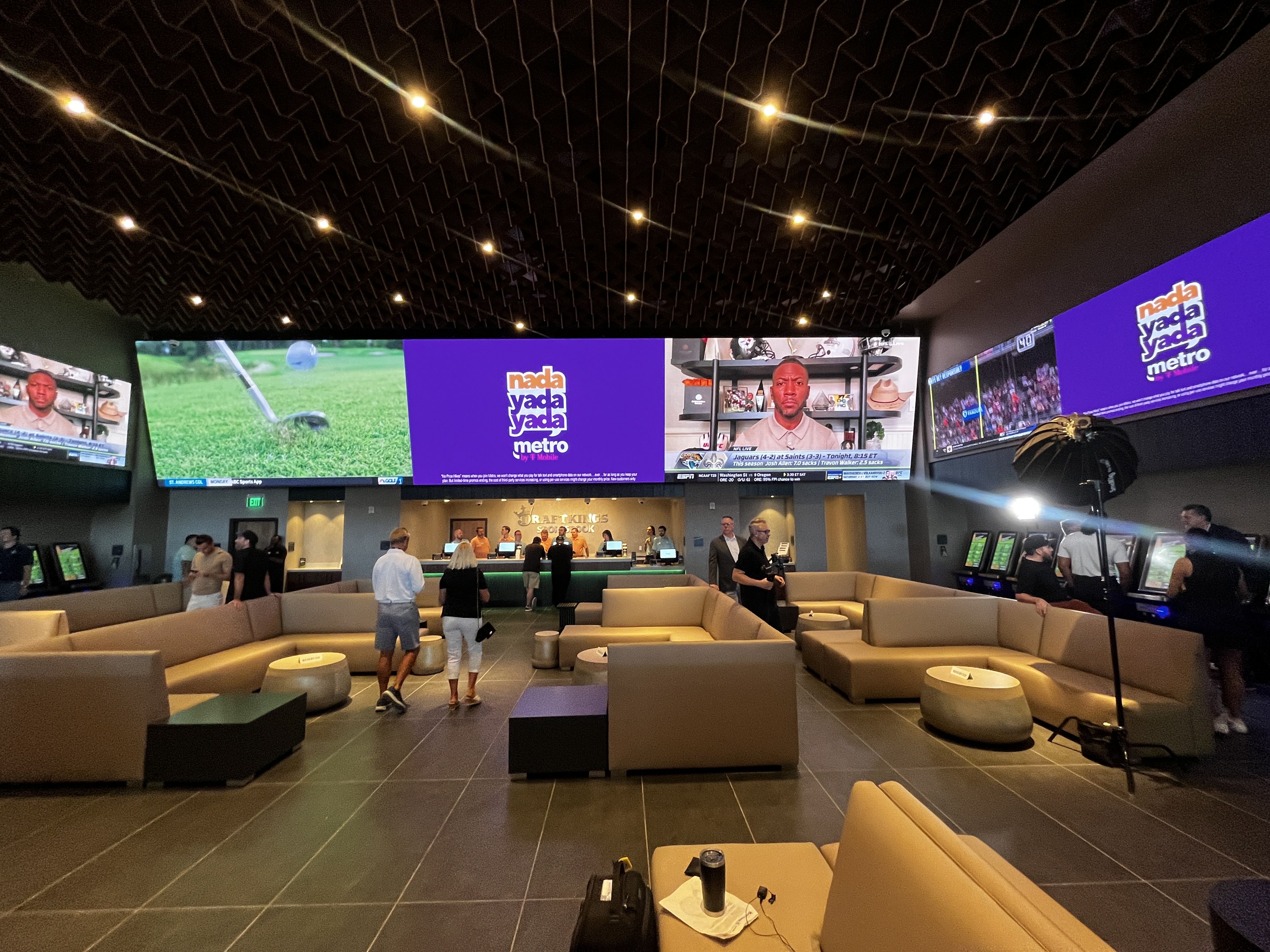 First Look DraftKings Sportsbook at TPC Scottsdale Axios Phoenix