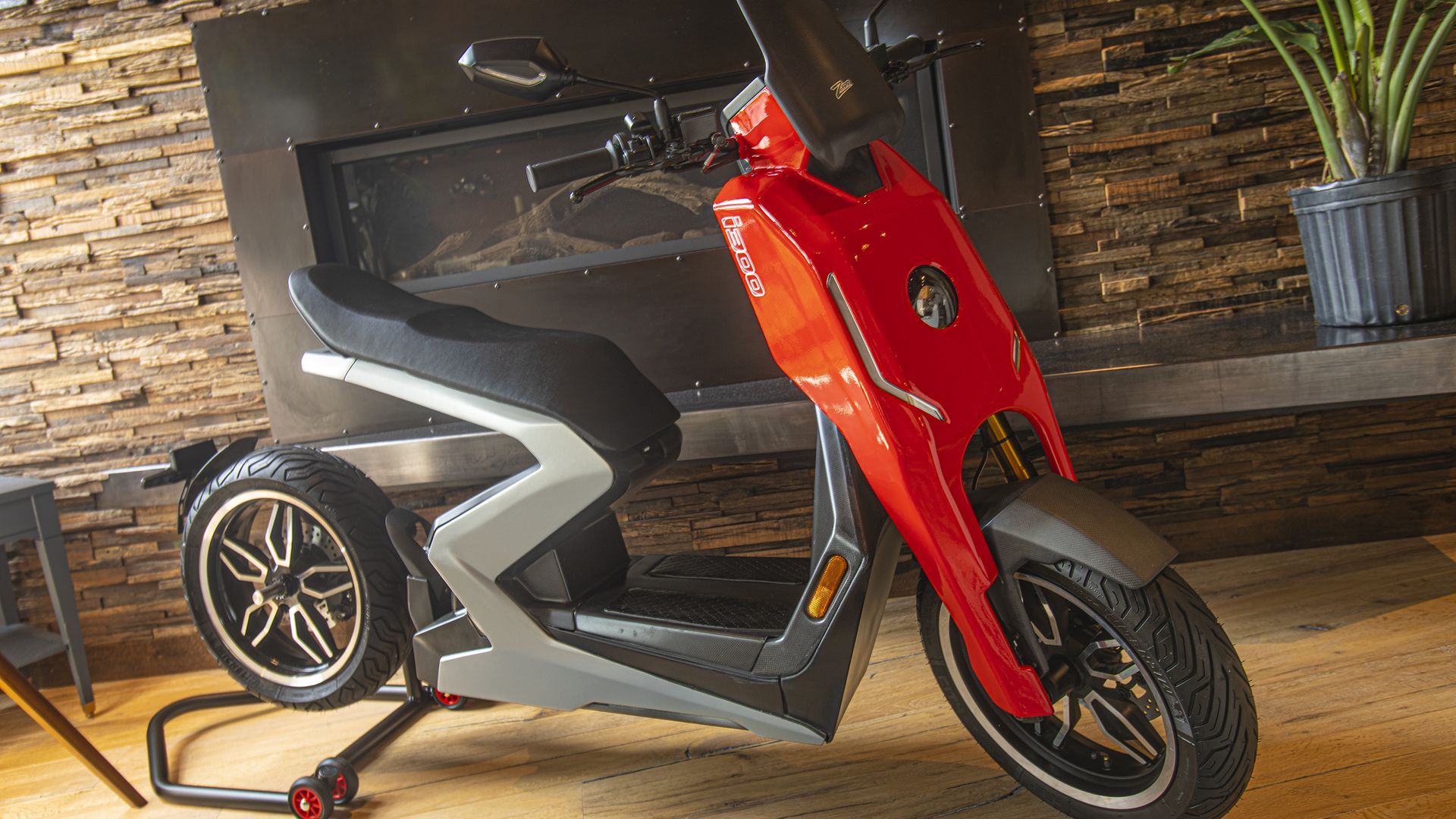 Photo of the Zapp i300 scooter