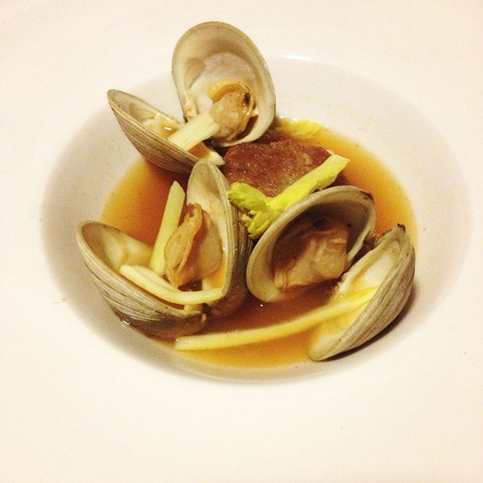 hierloom-restaurant-clams