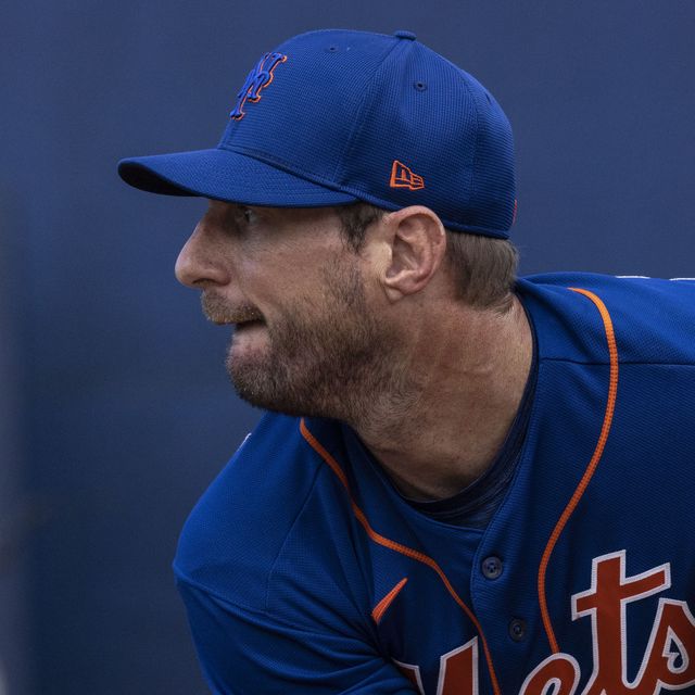 Mets' Max Scherzer tests MLB's pitch clock, gets called for balk