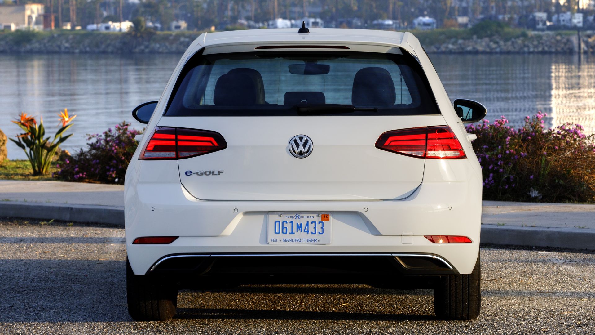 Image of the rear of a white Volkswagen e-Golf