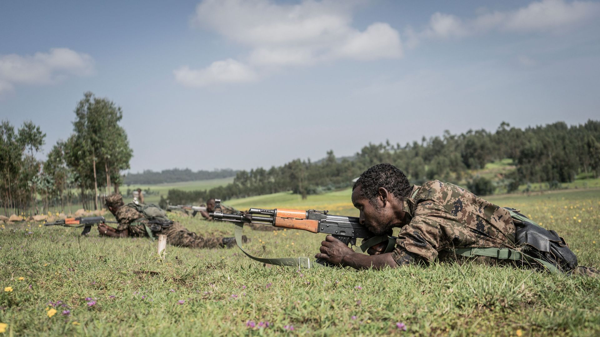 hiopian National Defence Forces (ENDF) soldiers train in the field of Dabat, 70 kilometers Northeast of the city of Gondar, Ethiopia, on September 15