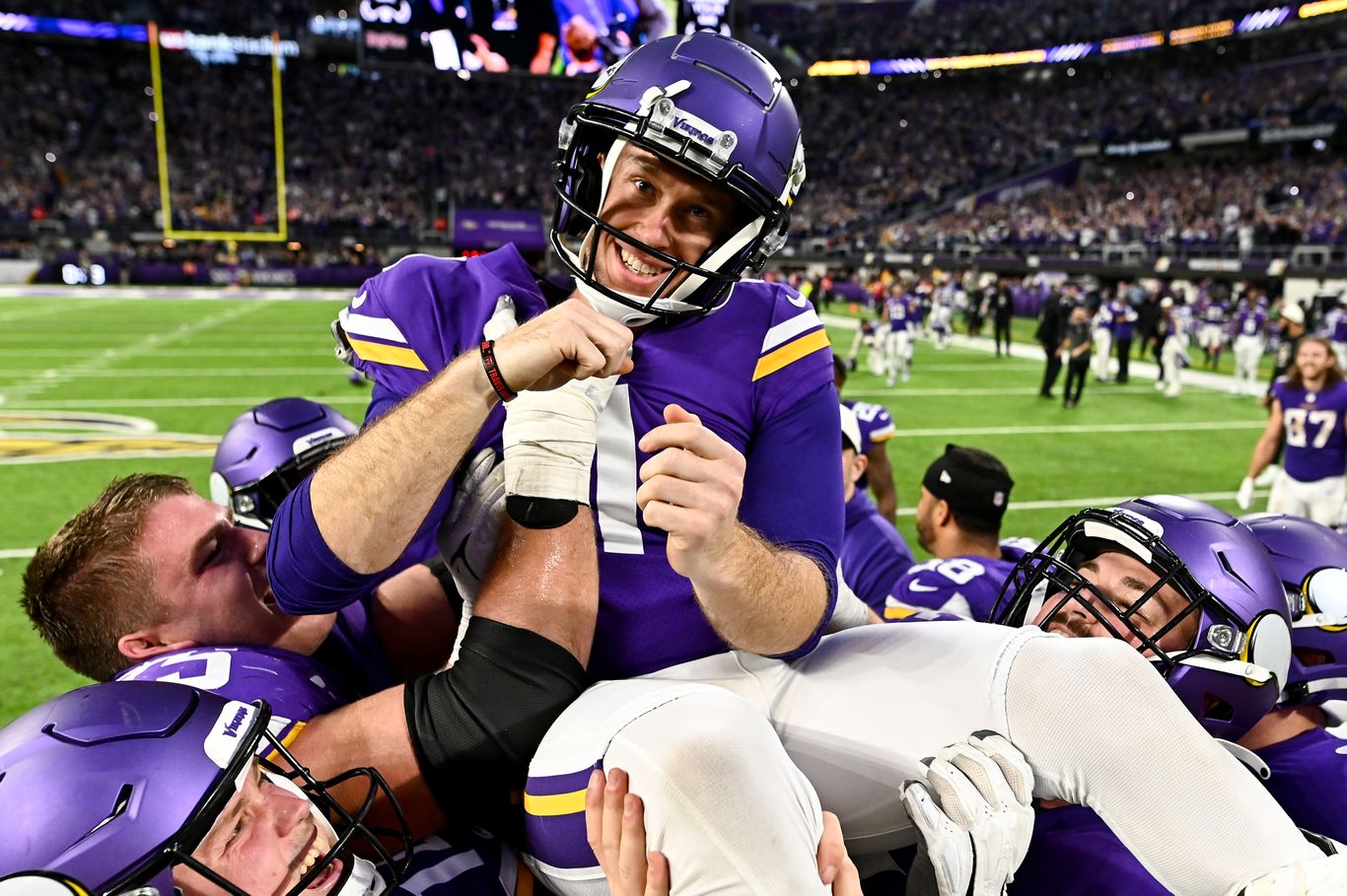 Minnesota Vikings open 2023 season after disappointing playoff finish -  Axios Twin Cities