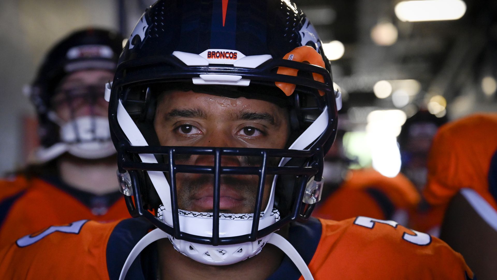  Russell Wilson leads his team to the field before a preseason game. Photo: AAron Ontiveroz/Denver Post via Getty Images