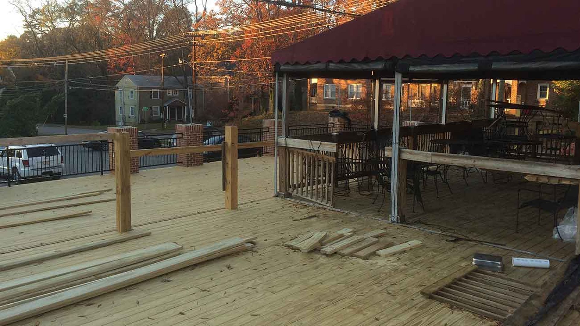 ed's-bar-dilworth-back-patio