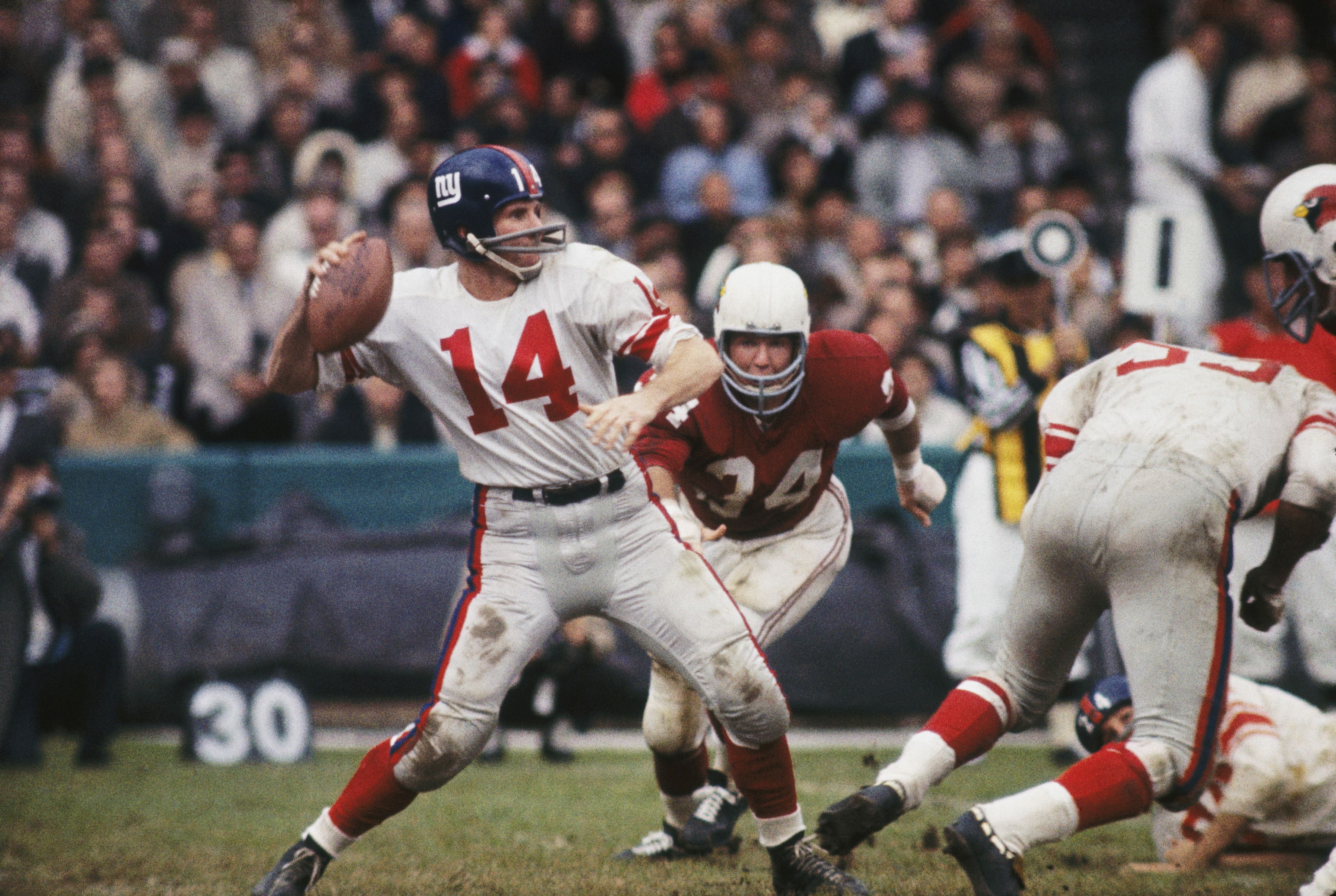 Y.A. Tittle drops back to pass