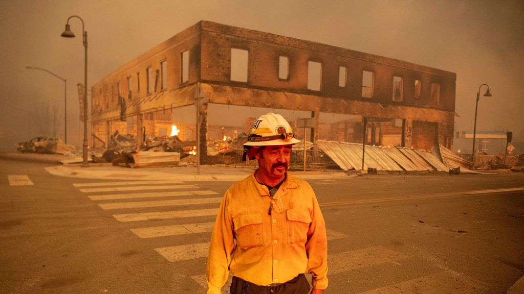 California's Dixie Fire levels town, more evacuations