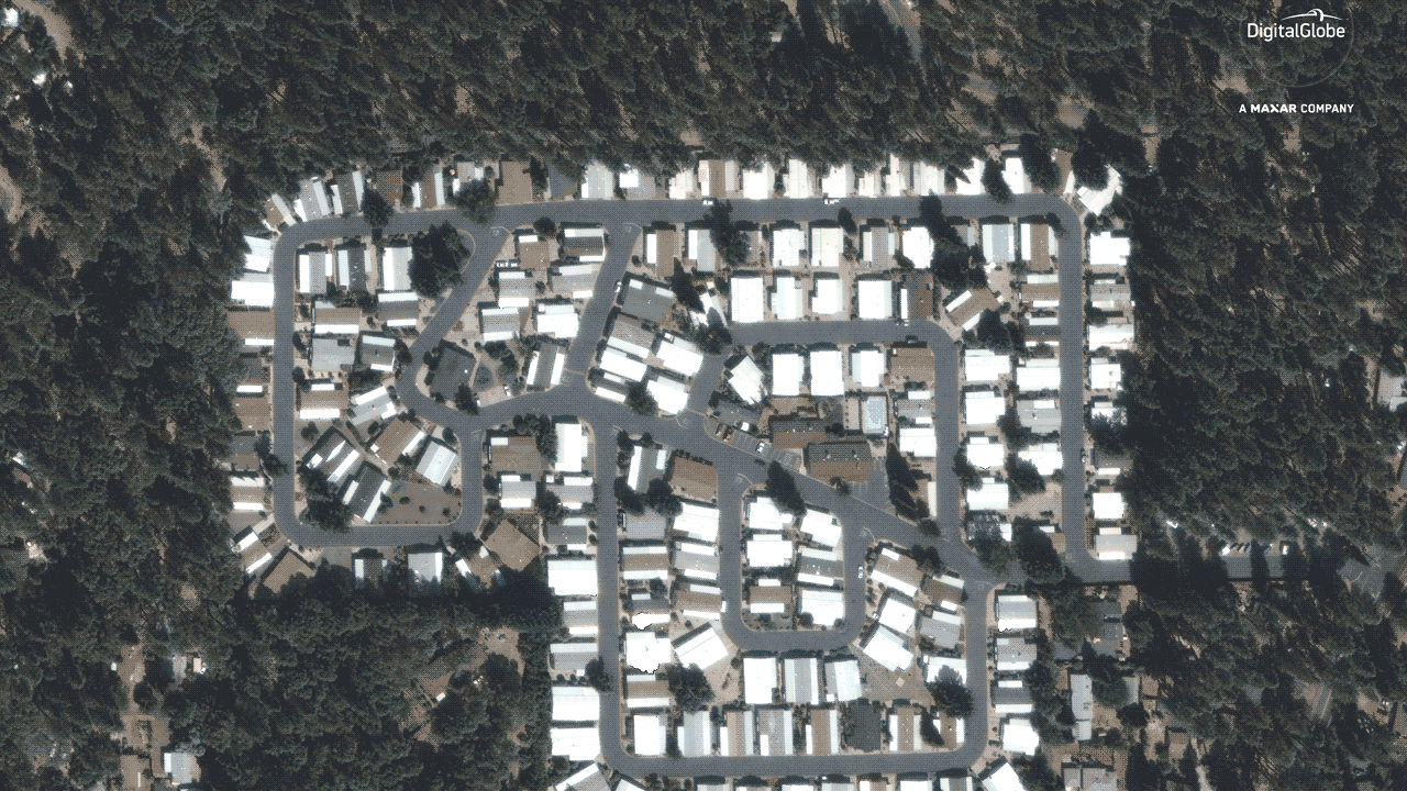 Satellite image showing part of Paradise, California before and after the Camp Fire.