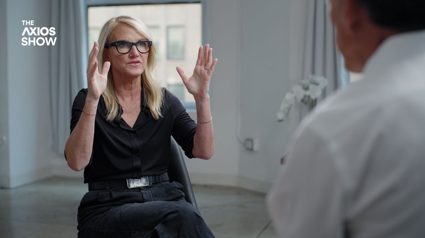 "The Axios Show": Mel Robbins on staying under control in a world of chaos
