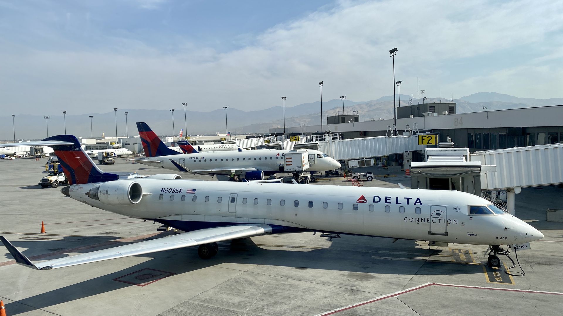Image of a Delta Air Lines planes at Salt Lake City airport. 