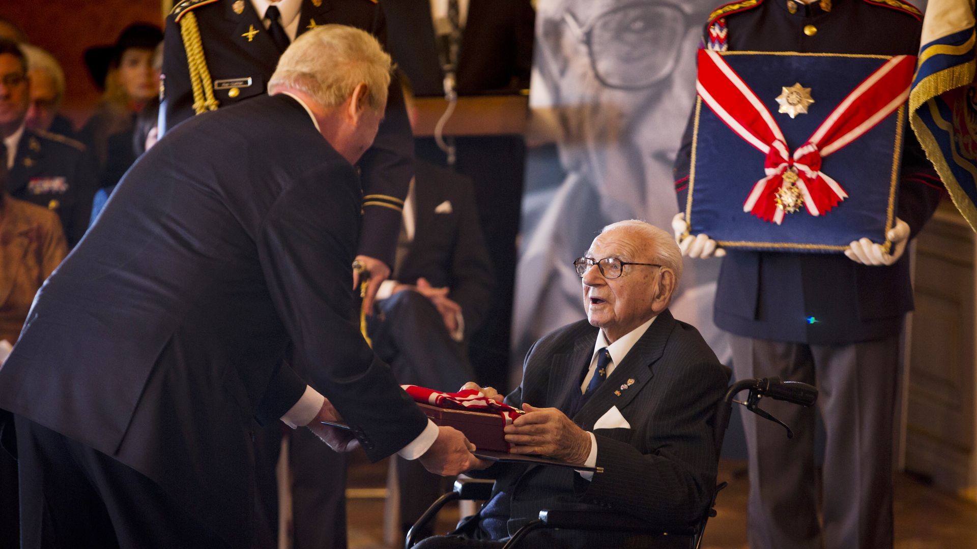 Nicholas Winton receiving an award