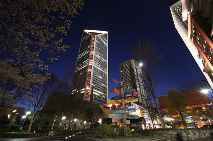 duke_building_night_skyline_the_green