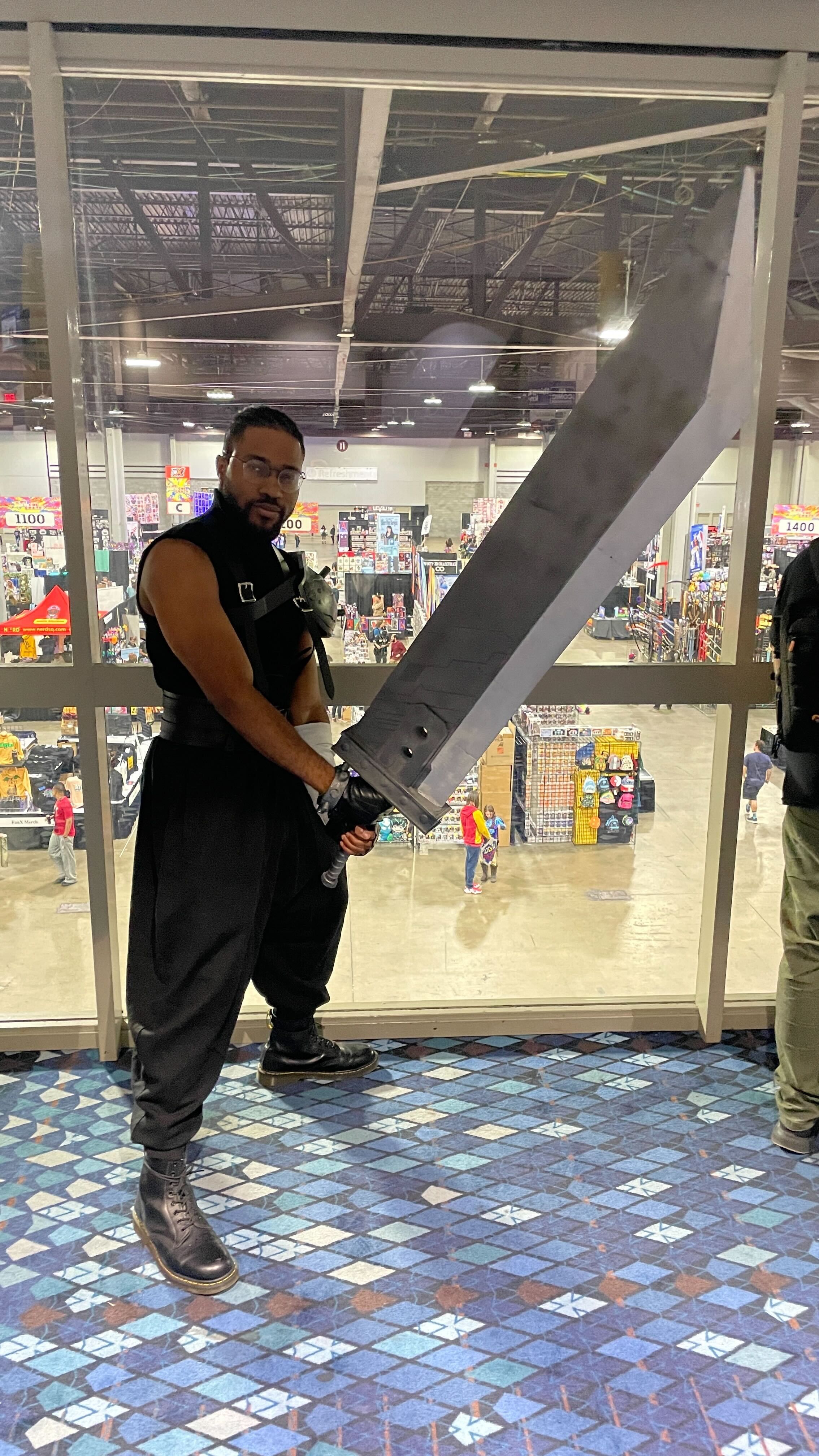 @Igbokage's "Final "Fantasy" cosplay of the game protagonist Cloud Strife. He 3D printed the character's large buster sword within a week.