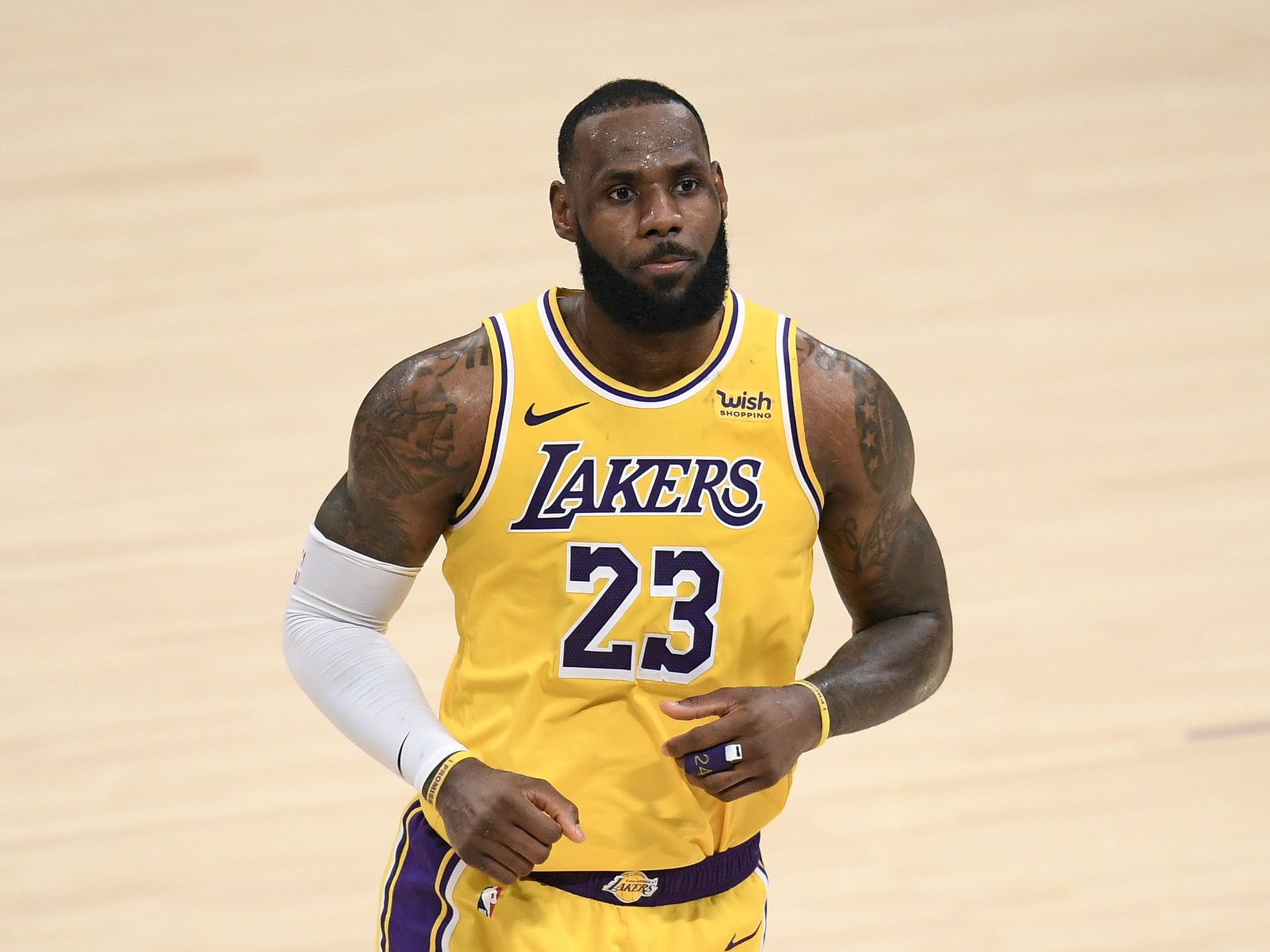Rumor: LeBron James called in favor with Suns GM to get Tyson
