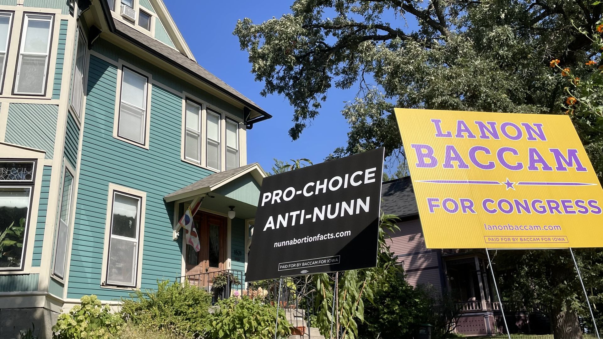 A yard sign that says Pro-Choice, Anti-Nunn