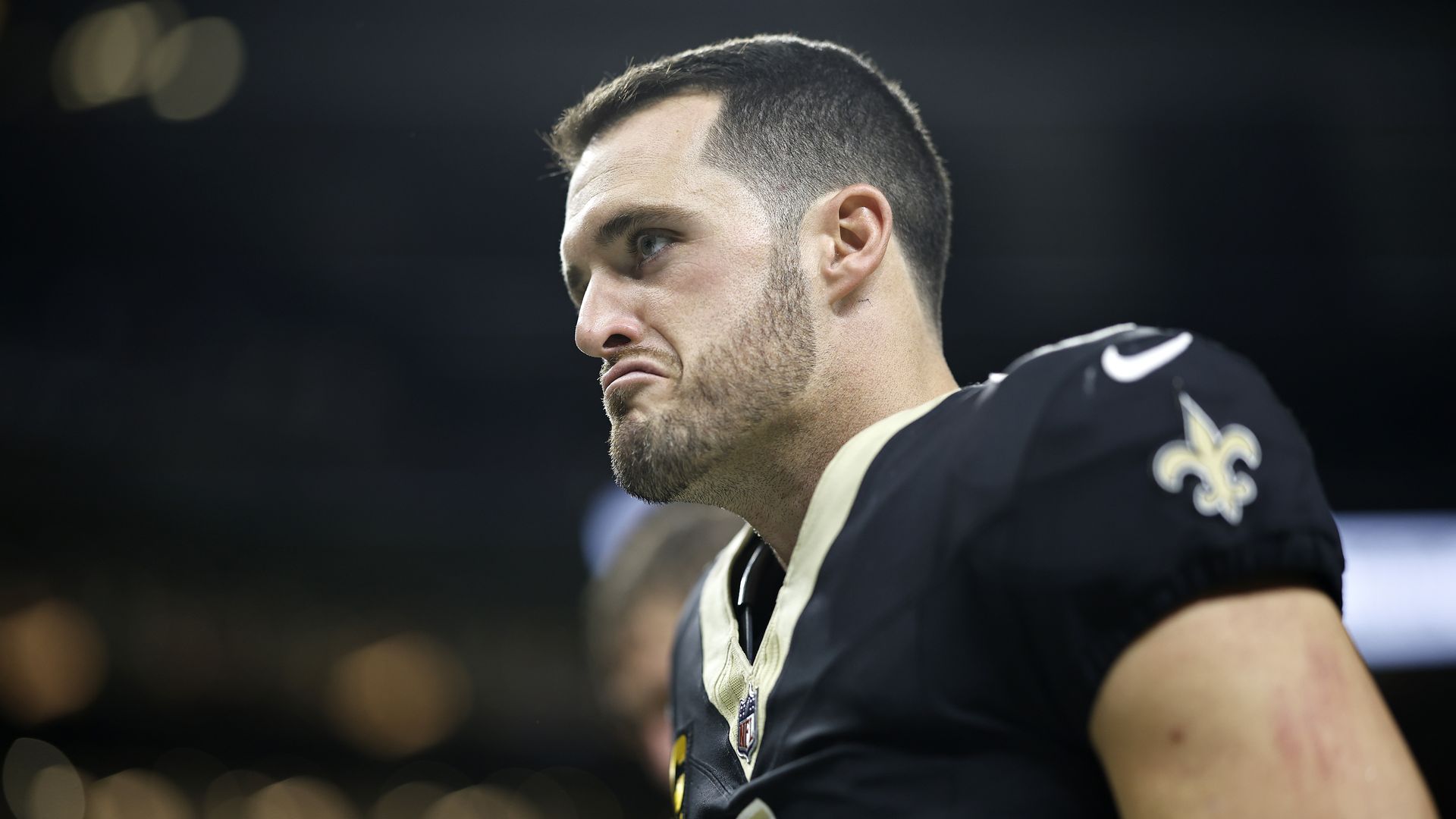 Photo shows a sad Derek Carr.