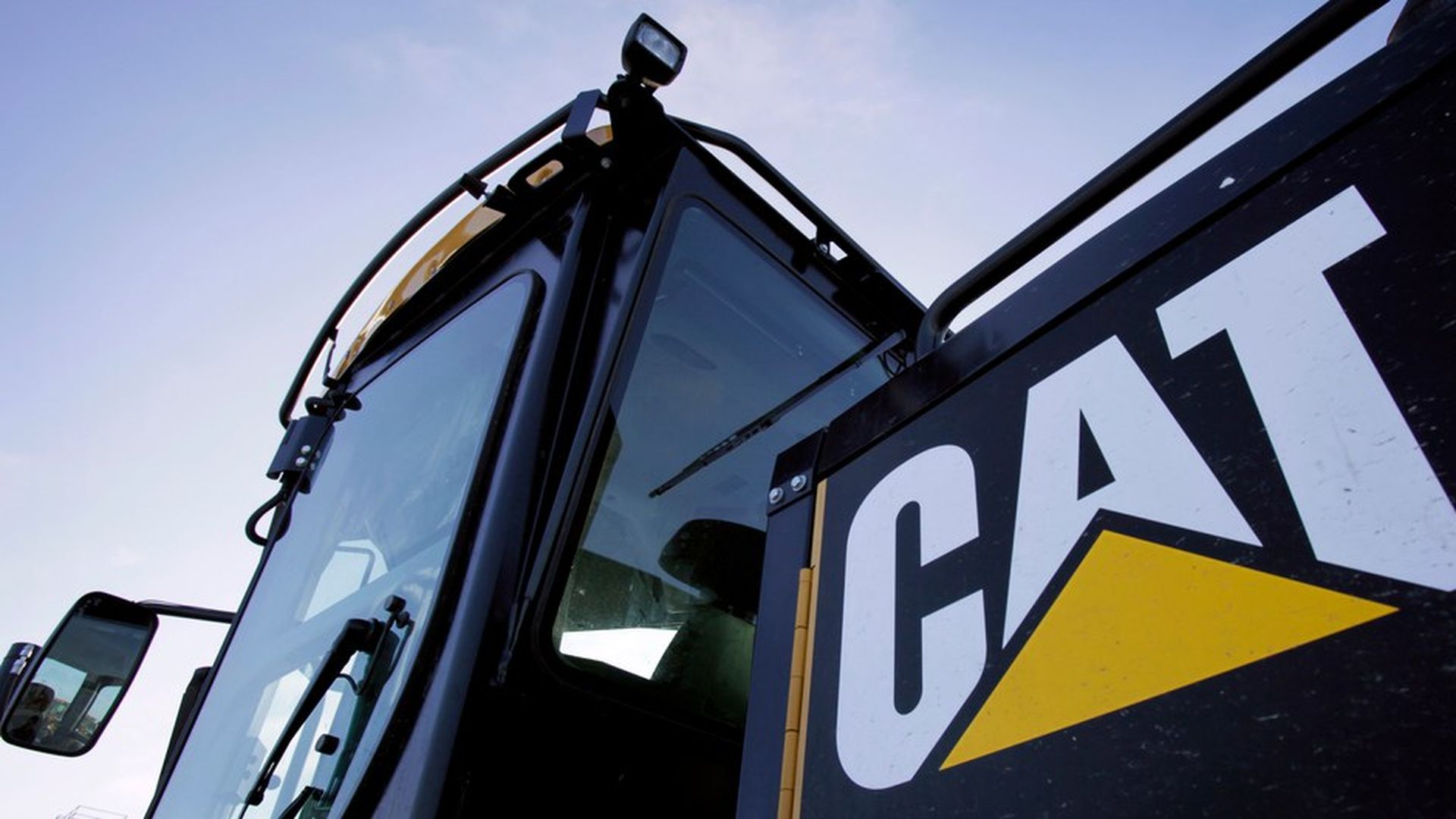 Caterpillar's growth indicates strengthening world economy