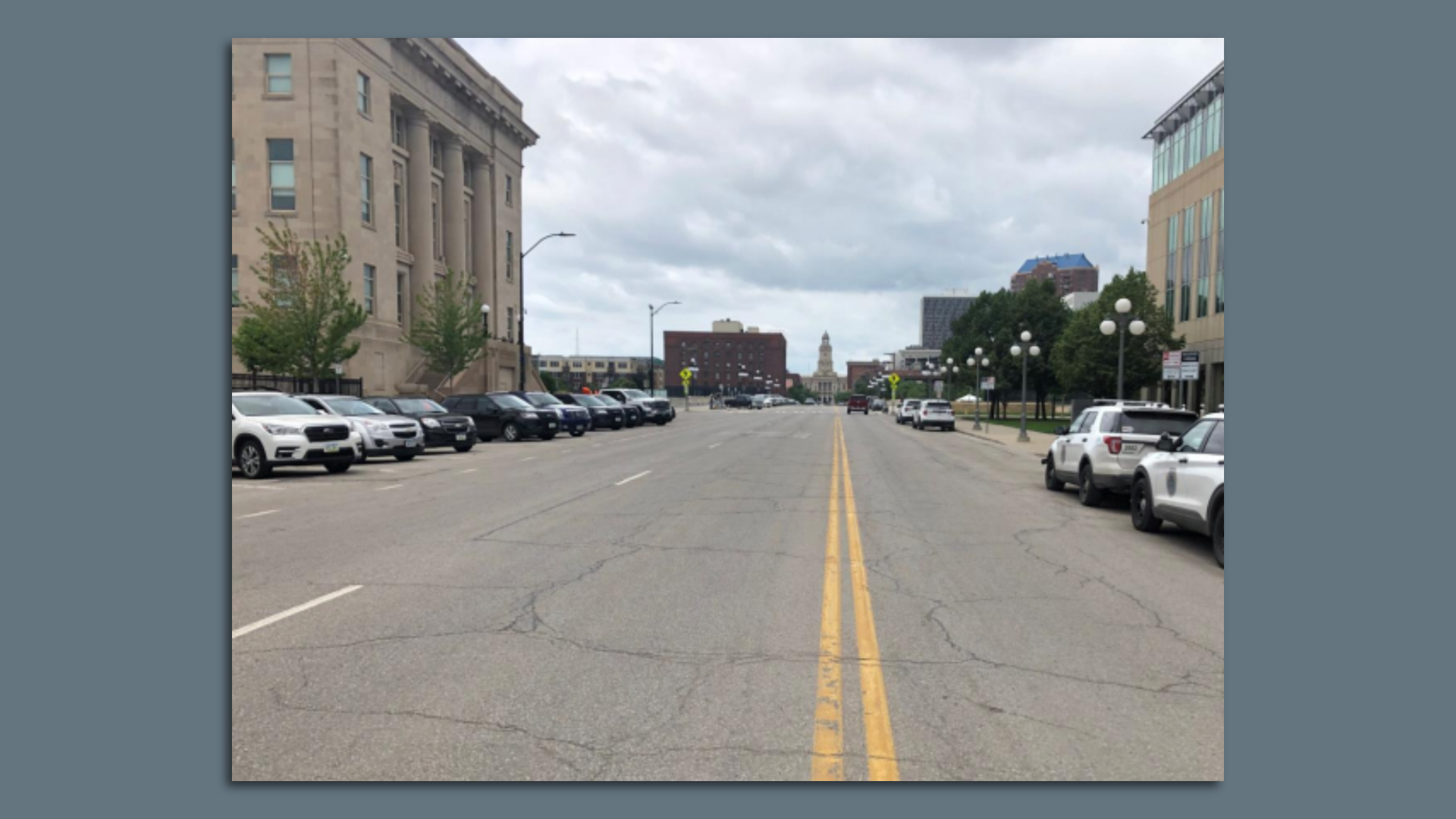 A photo of Court Avenue in Des Moines.