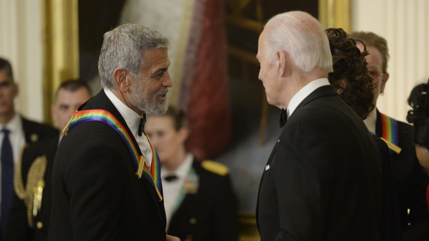 Book Claims Biden Failed to Recognize Clooney at 2024 Fundraiser