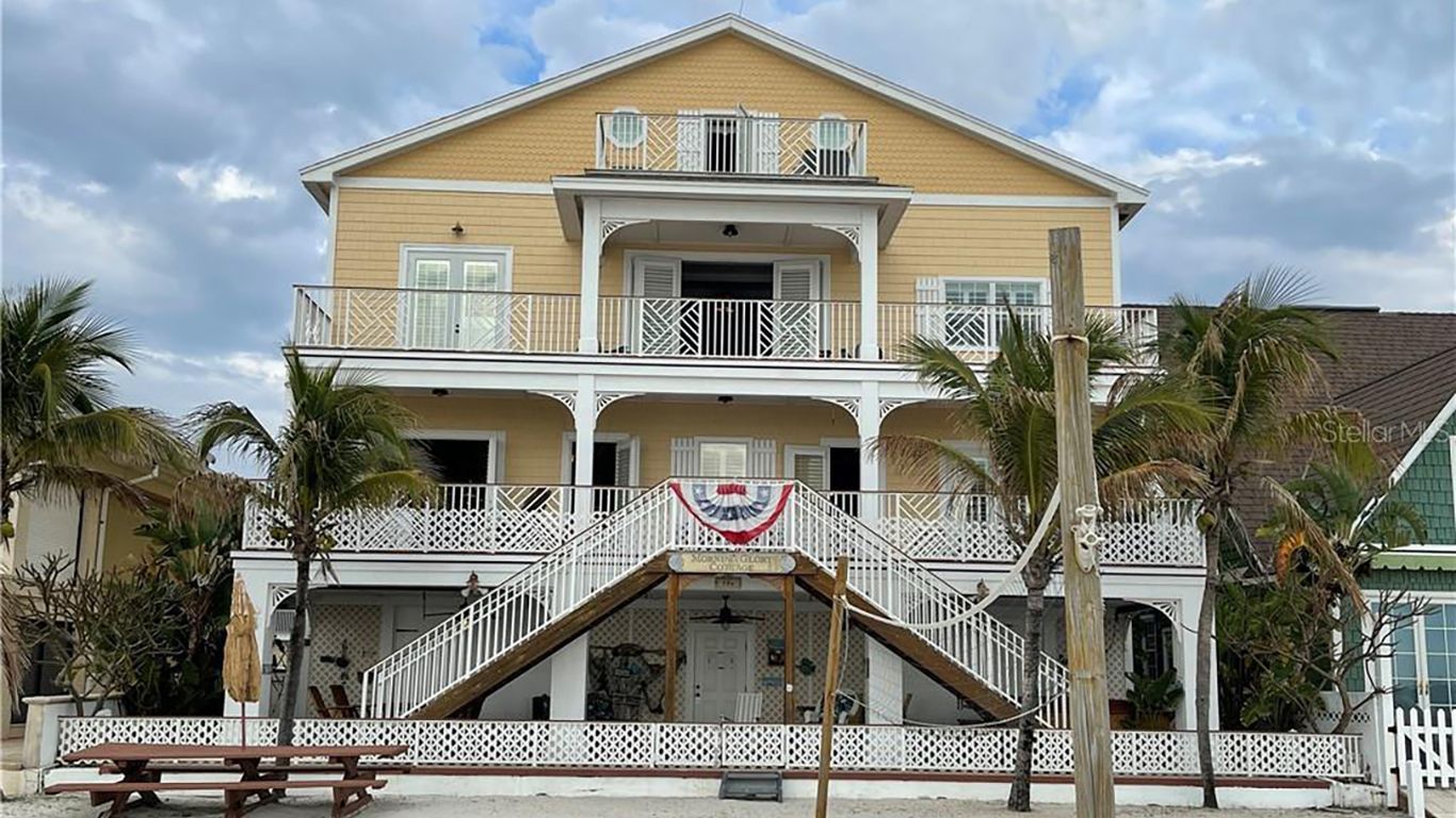 Luxury listings 3 stunning waterfront houses for sale in Clearwater