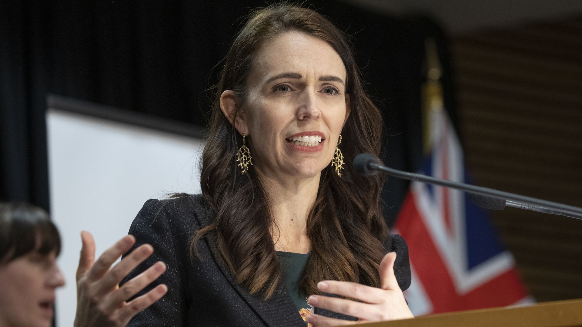  Prime Minister Jacinda Ardern speaks to the media during the COVID-19 response and vaccine update on August 26, 2021 in Wellington, New Zealand.