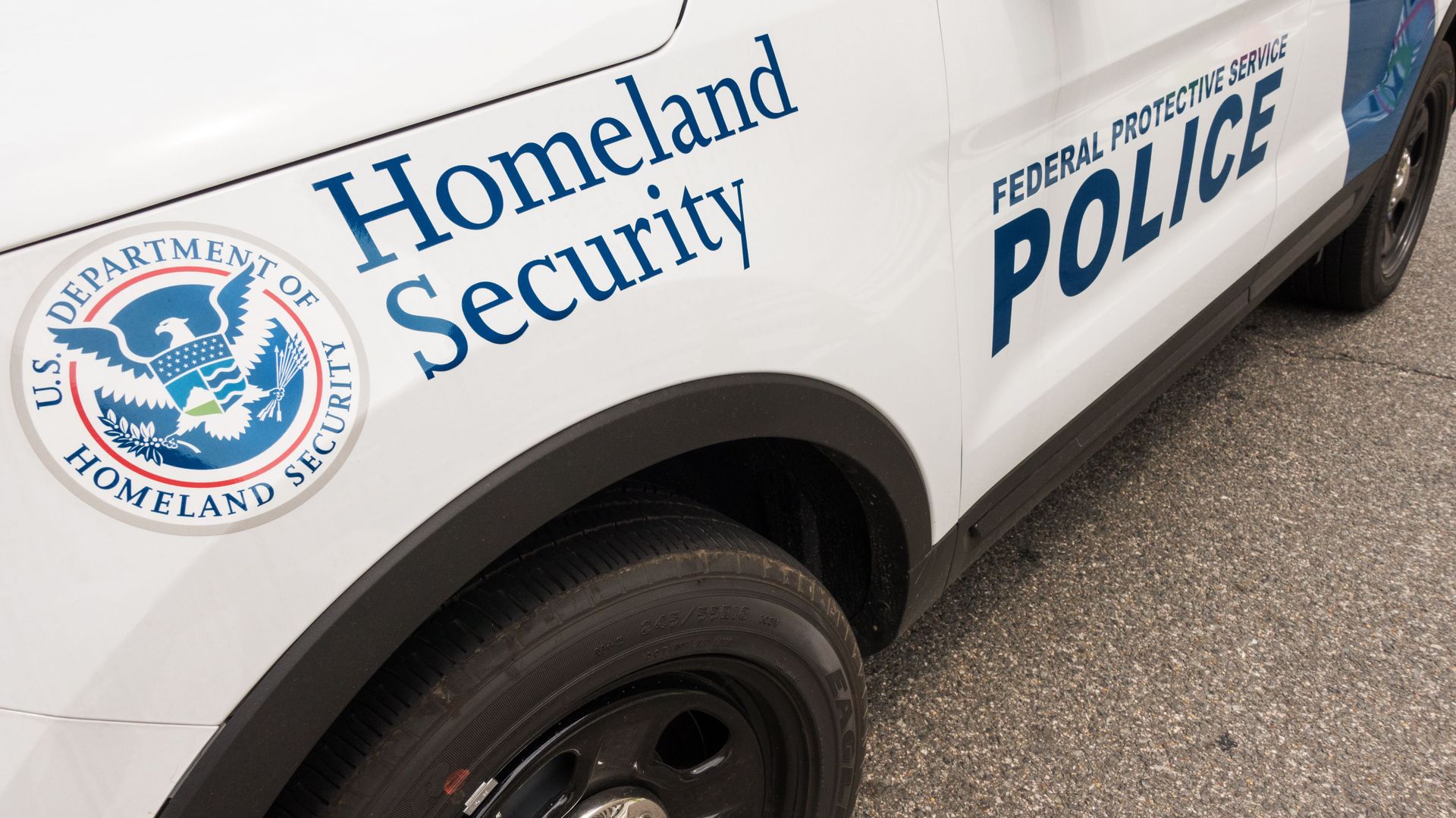Photo of a Homeland Security protective patrol vehicle 