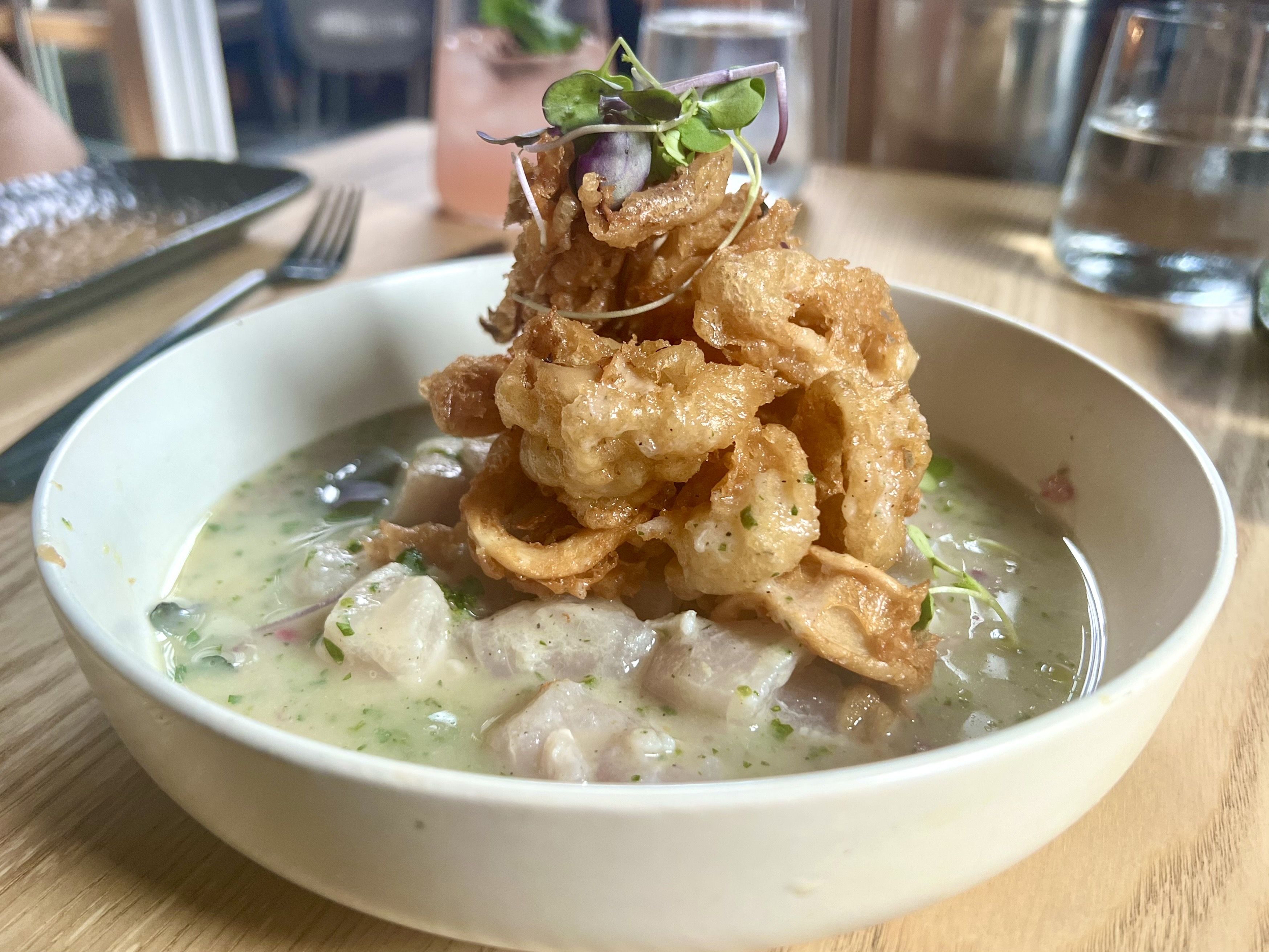 Tiger's milk ceviche at Yunta. Photo: Laura Barrero/Axios