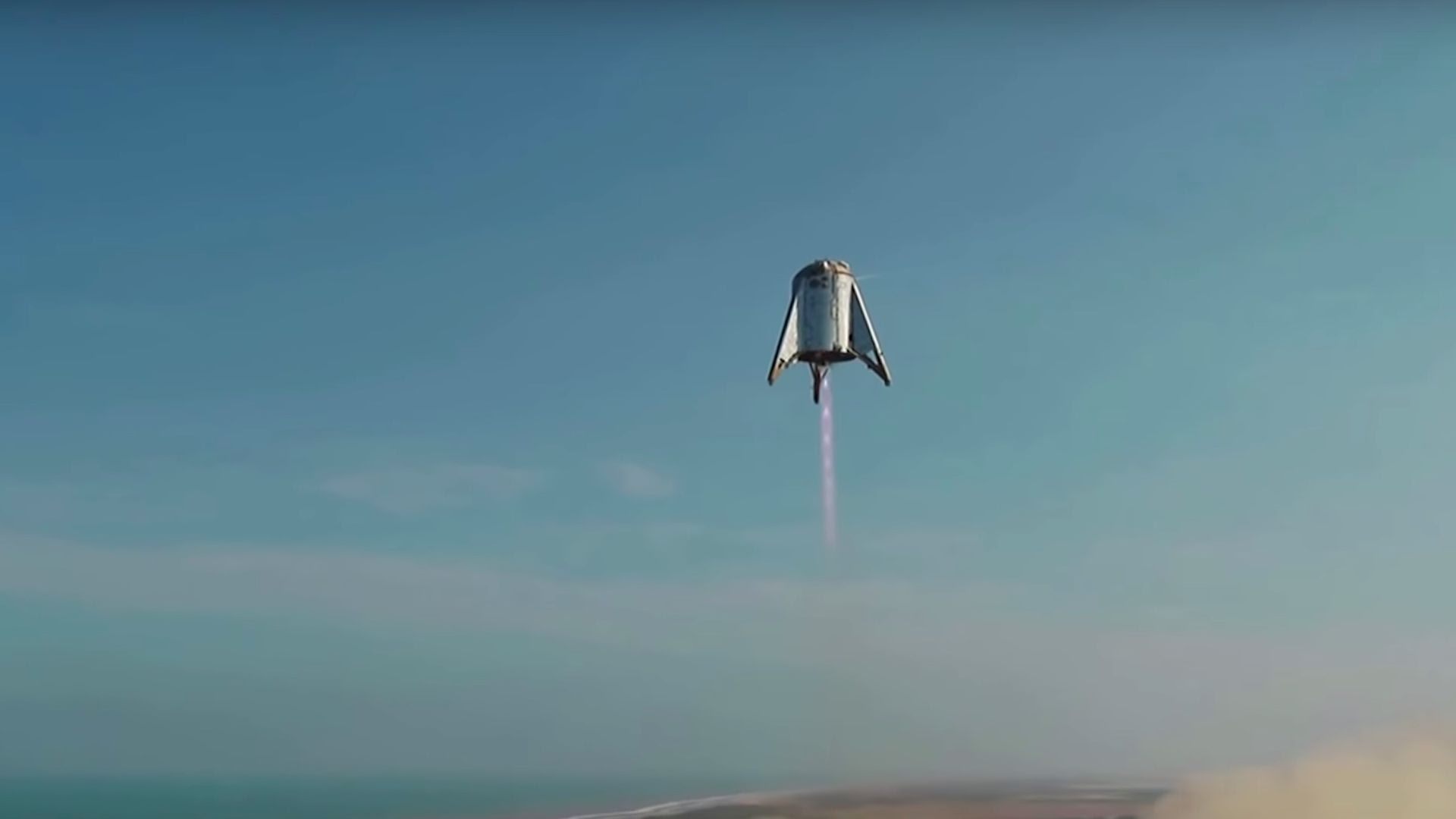 Starhopper flying through the sky above Texas. Photo: SpaceX