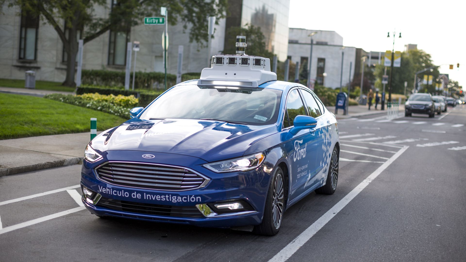 Ford self-driving test vehicle with lightbar communication system