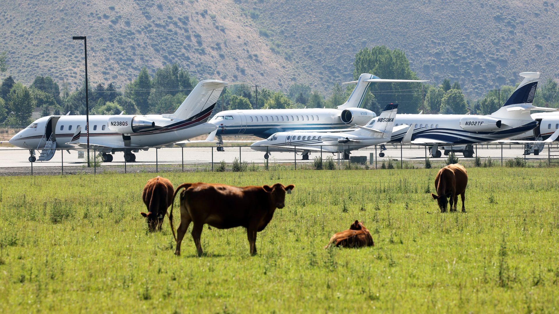 Jets arriving in Sun Valley