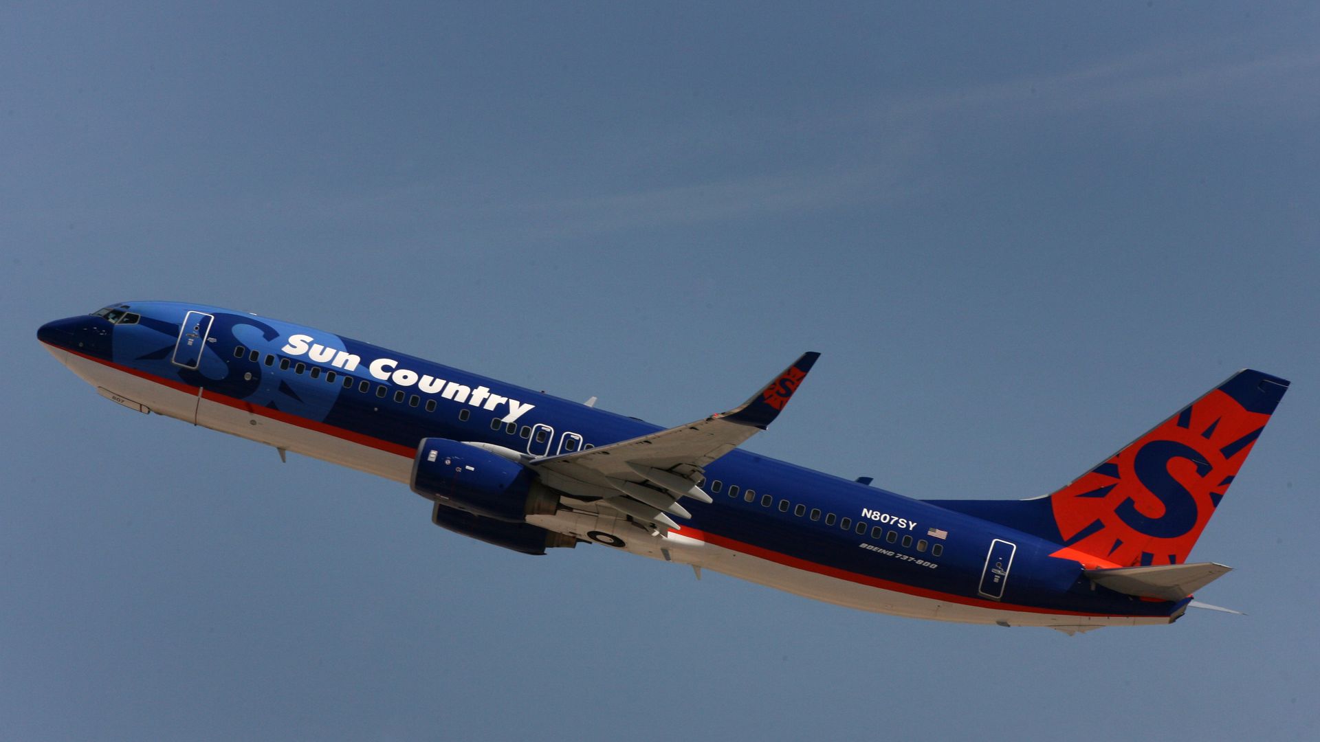 Sun Country plane takes off from Las Vegas