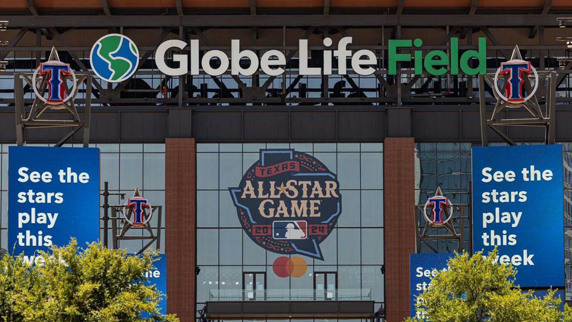 A large facade with the words Globe Life Field. 