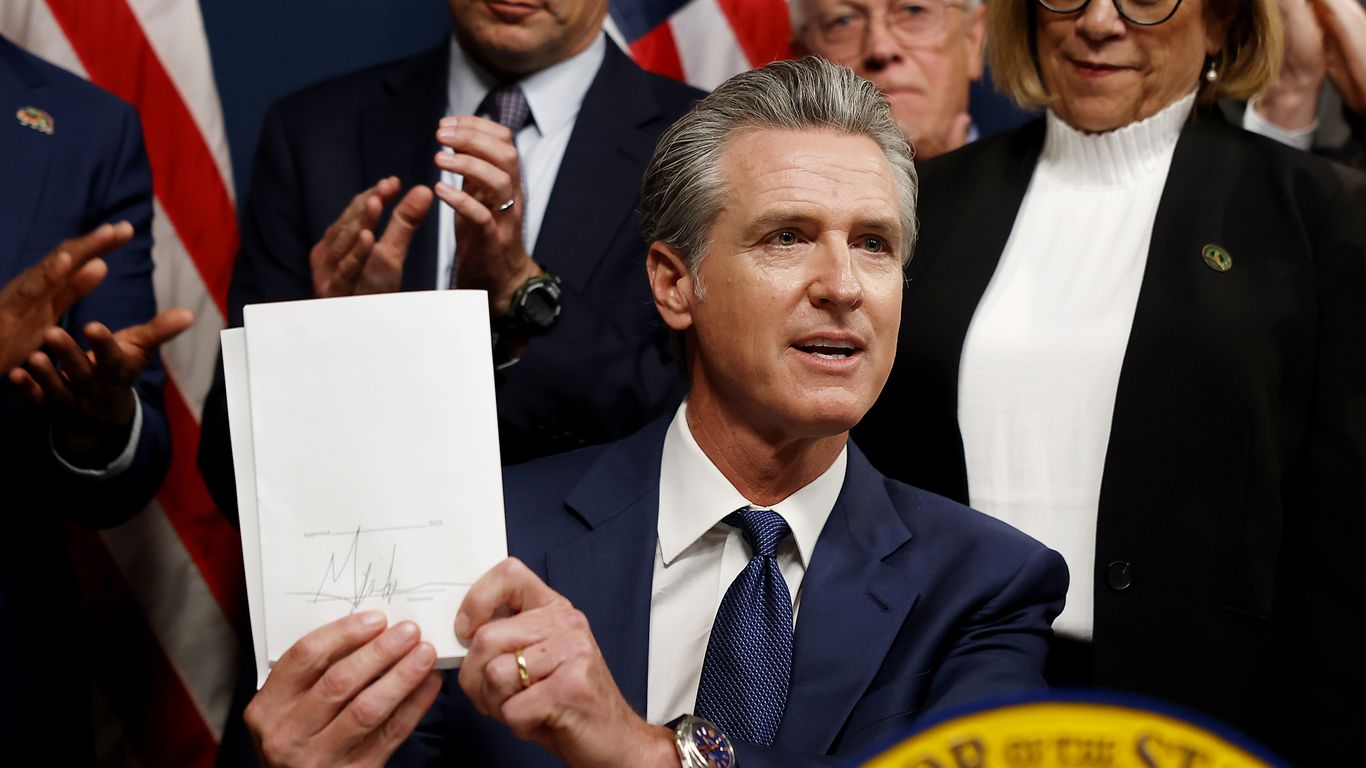 Newsom signs California redistricting measures in response to Texas bill - Axios