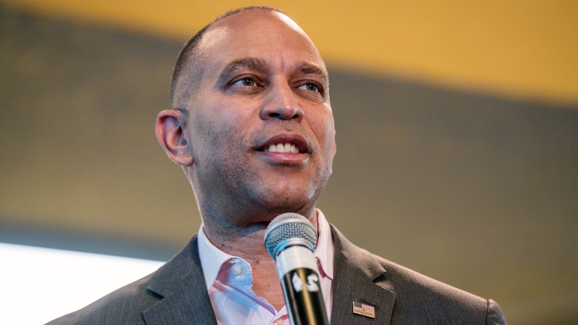 Hakeem Jeffries in a suit