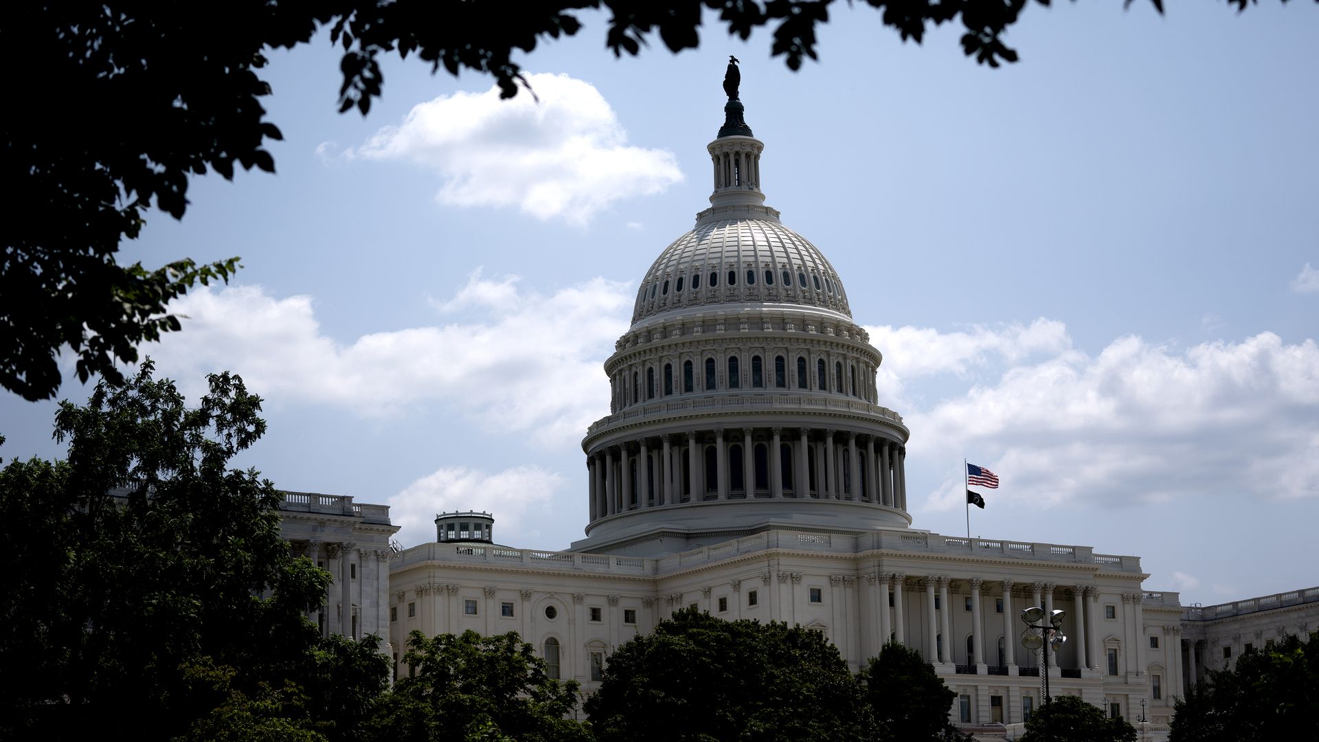 Image of the U.S. Capitol.