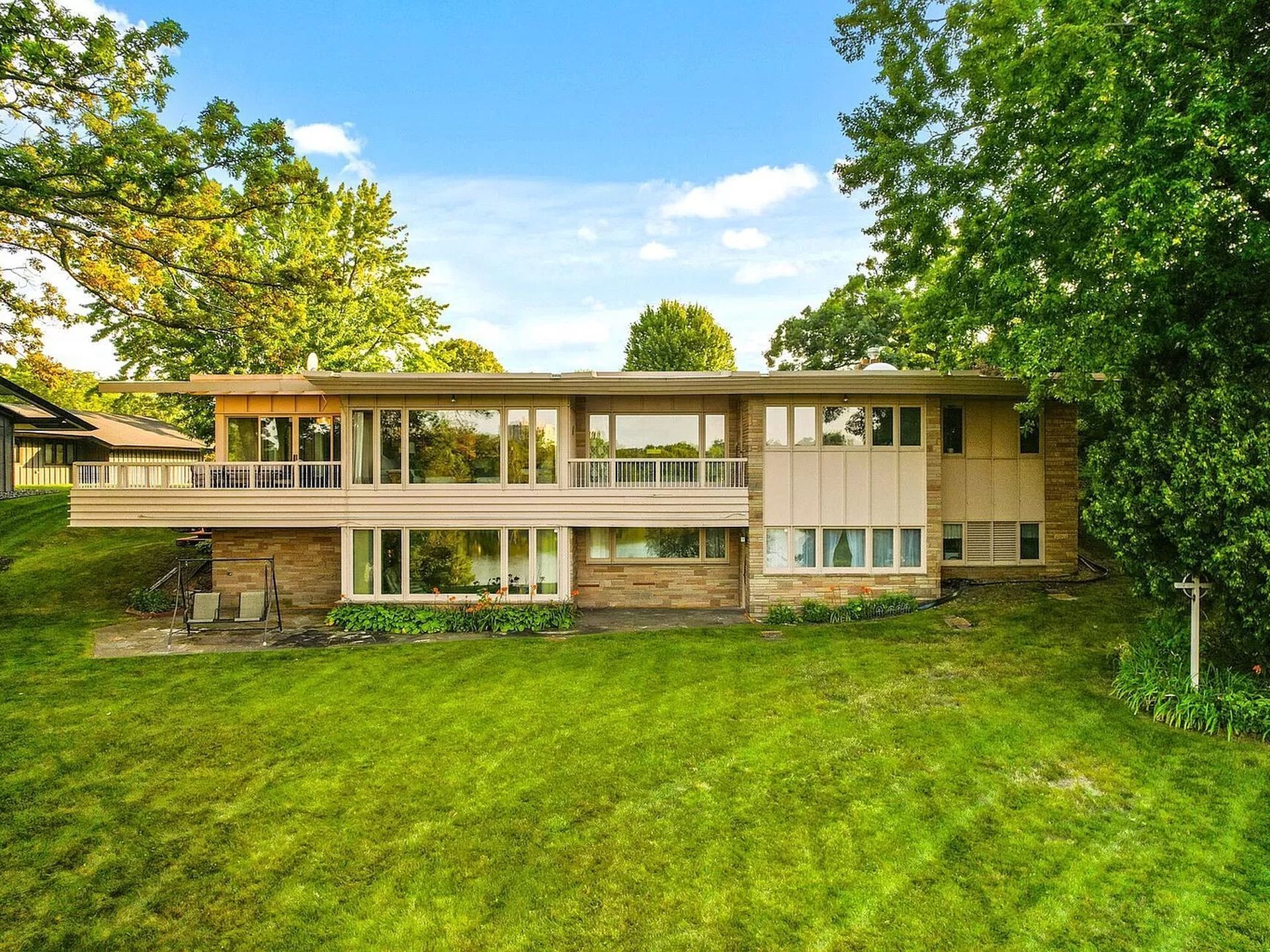 洋書 Frank Lloyd Wright Mid-Century Modern 4L9A0264_Edit.jpg