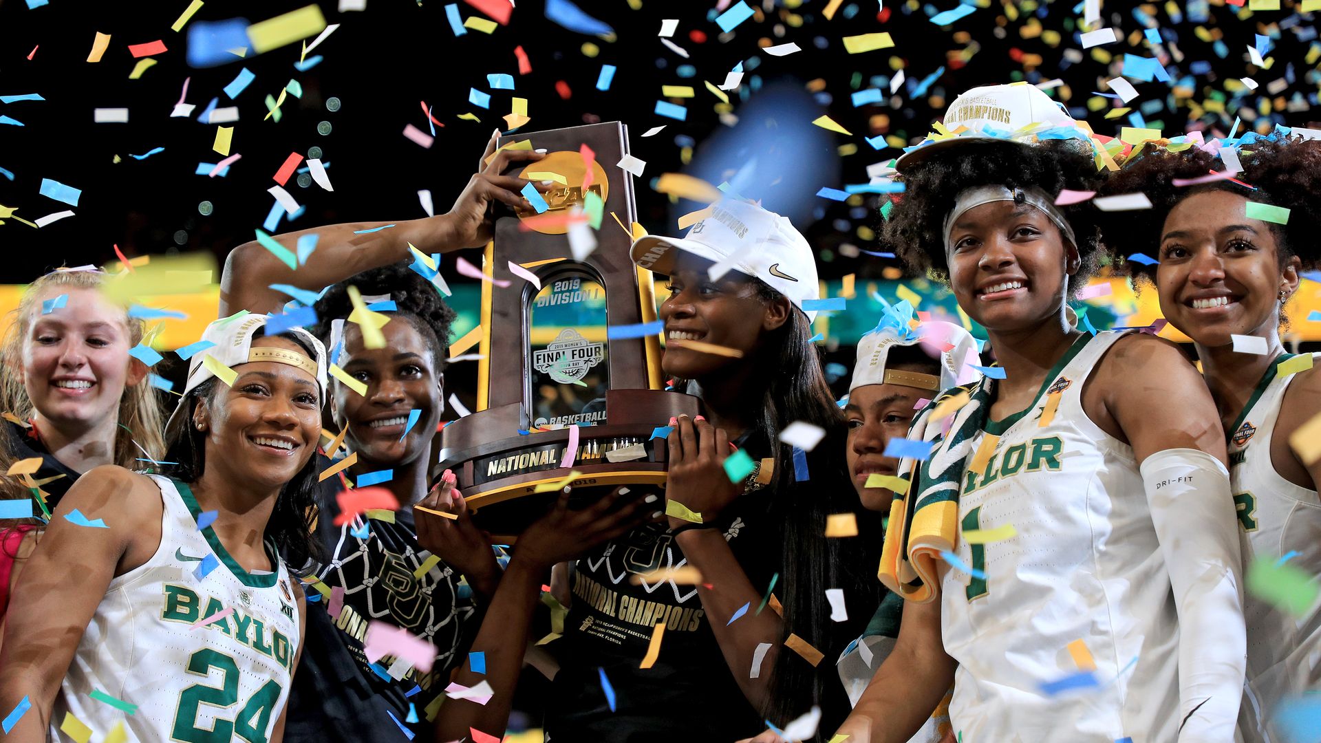 Baylor celebrates winning the national title