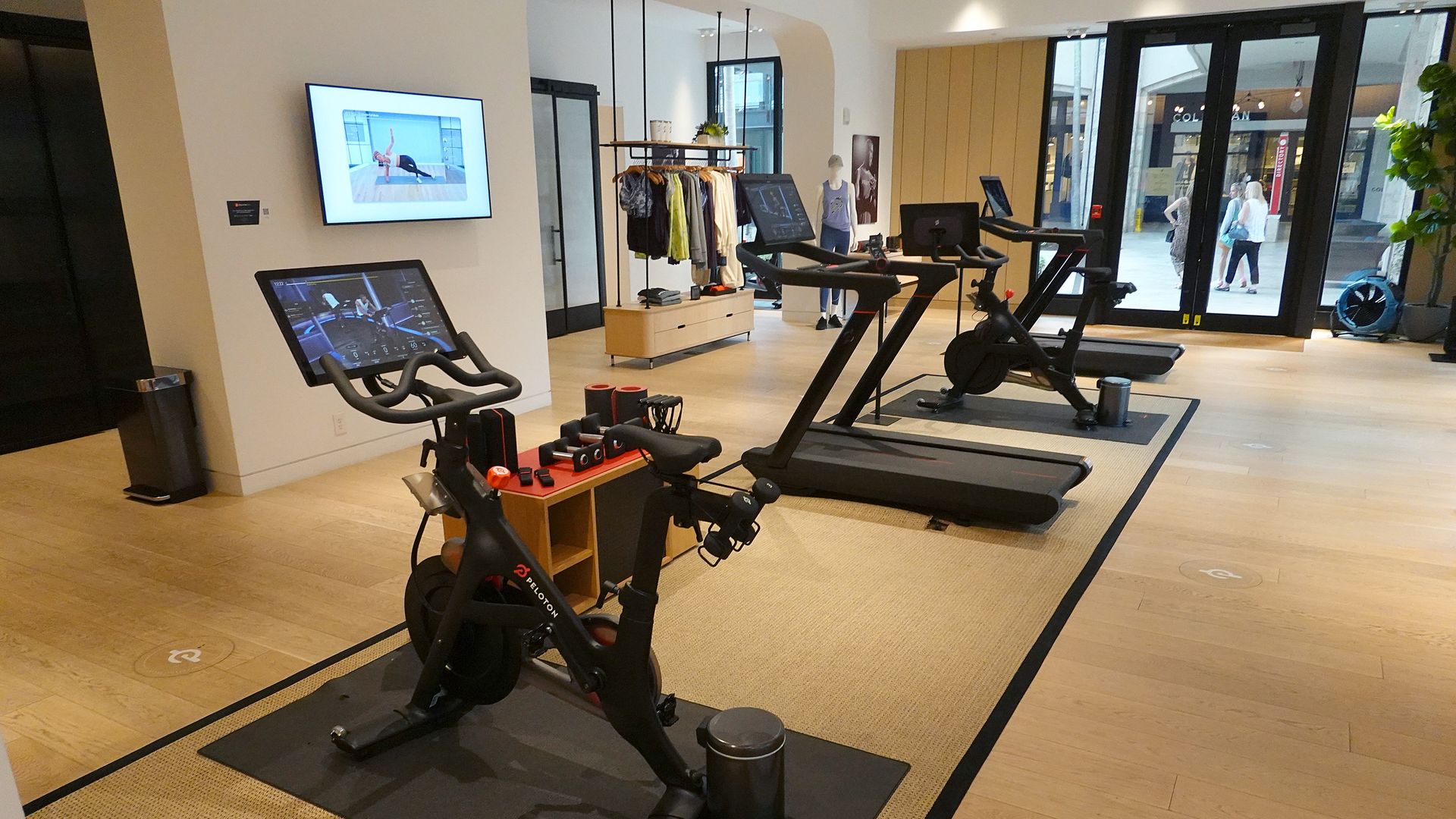 A Peloton show room displays bikes and treadmills. Photo by Joe Raedle/Getty Images