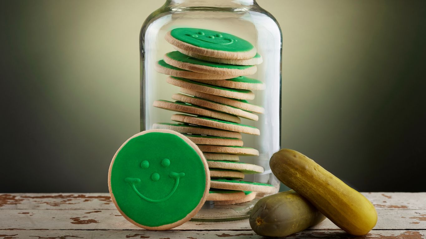 Eat'n Park debuts pickle-flavored Smiley Cookie