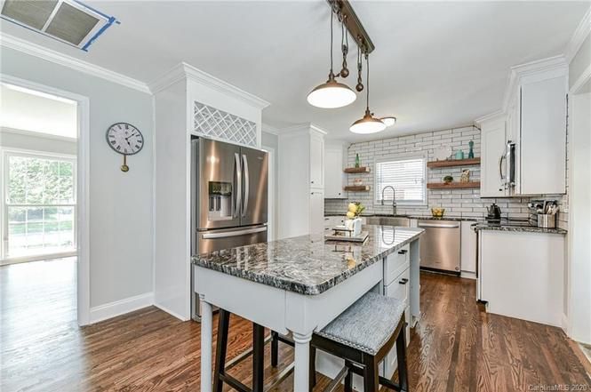 4231 Maypole Ct kitchen