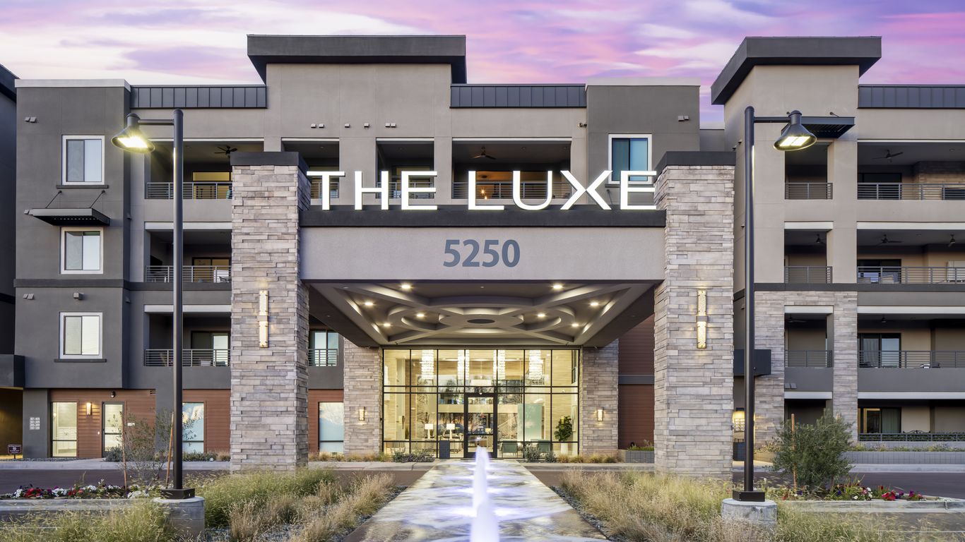 Phoenix real estate: A $2 million condo for wealthy empty nesters ... - Phoenix Resale Luxury Condos