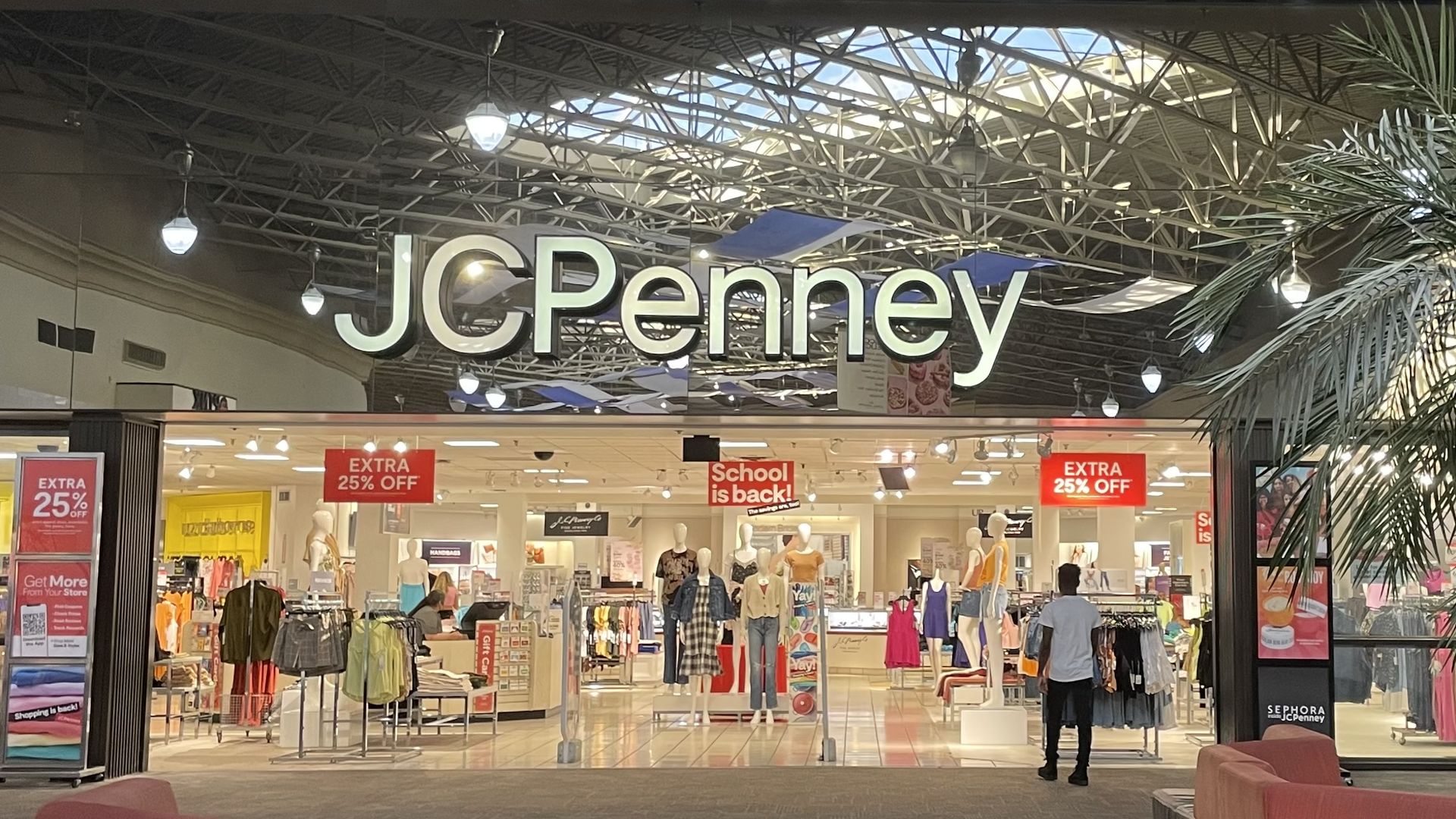 JCPenney ready to replace Sephora in hundreds of stores